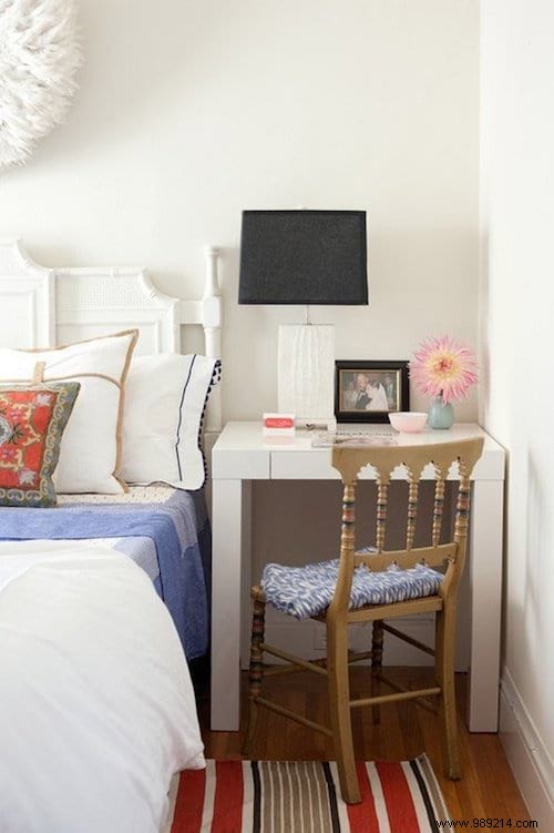 15 Great Space Saving Tips For A Small Bedroom. 