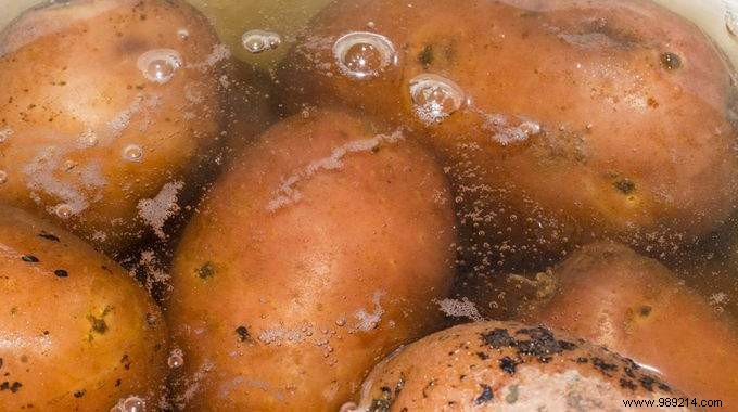 4 Potato Cooking Water Uses Everyone Should Know 