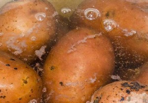 4 Potato Cooking Water Uses Everyone Should Know 