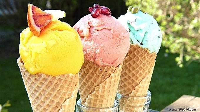 4 Easy Homemade Ice Cream Recipes WITHOUT Mold Or Ice Cream Maker. 