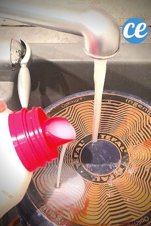 Here s How To Clean The Blackened Back Of A Pan Or Pot Easily. 