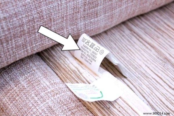 How to Clean a Non-Removable Fabric Sofa WITHOUT Effort. 