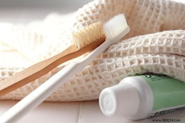 What To Clean With Toothpaste? 13 Grandma Tricks You Should Know. 