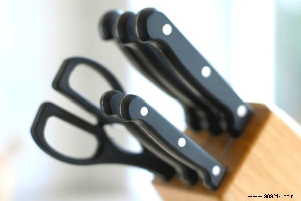 Please Stop Leaving These 9 Objects Lying On The Countertop. 