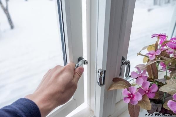 17 Tips Against Condensation On Windows (No More Mold). 