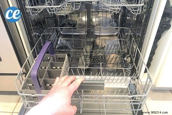 Dishwasher:The Tip To Clean The Washing Arms Easily. 