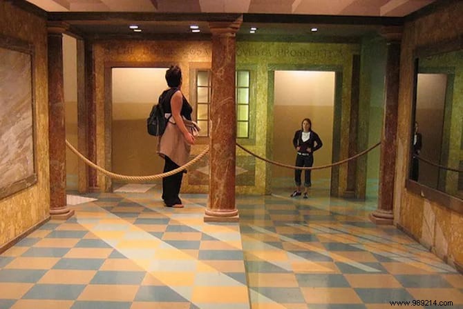 32 Incredible Optical Illusions (That Will Take Your Breath Away). 