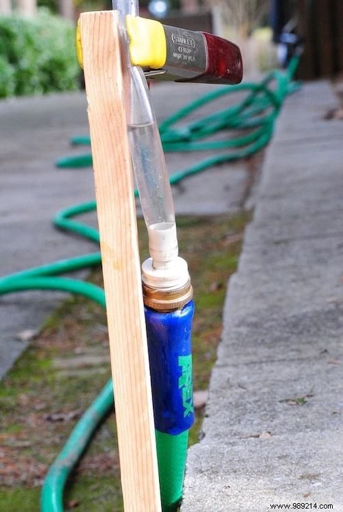 32 Ingenious Ways to Reuse Old Garden Hoses. 