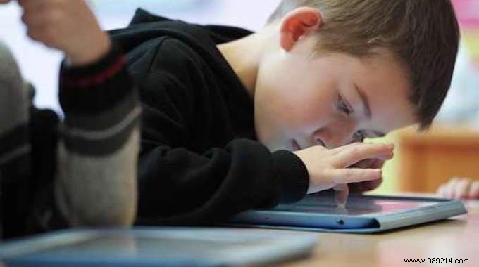 Children s Overexposure to Screens:The Dangers Every Parent Should Know. 