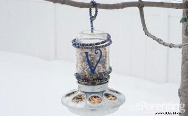 23 Easy to Make Bird Feeders for Winter. 