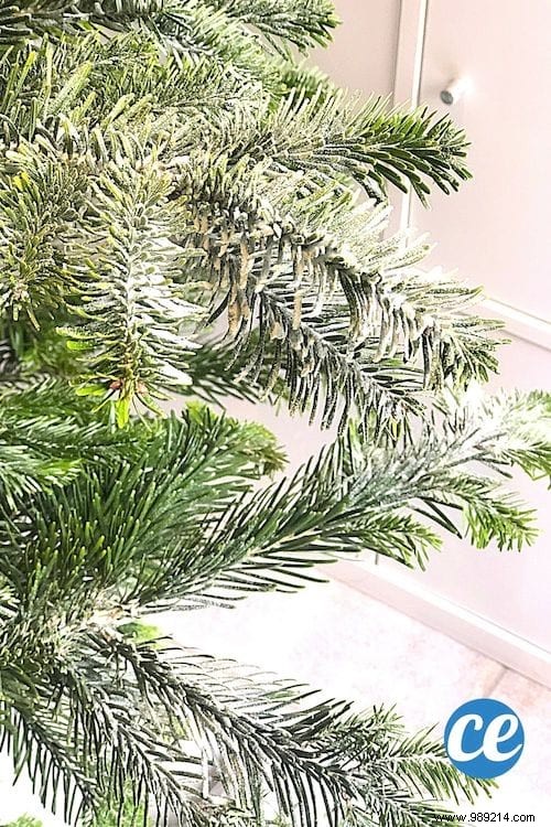 How To Whiten Your Christmas Tree Easily With Bicarbonate. 