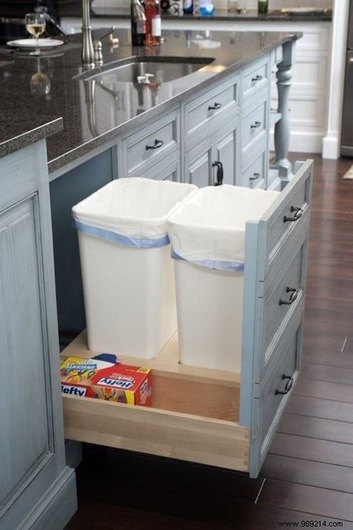 15 clever and hidden storage units that everyone would love to have in their kitchen. 