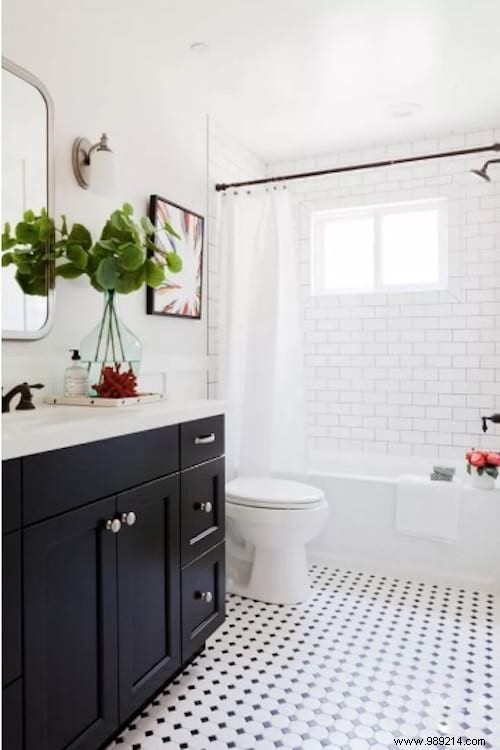 15 Gorgeous Bathrooms You Wish You Had At Home. 