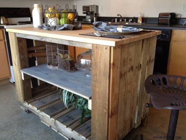 70 Incredible Uses For Old Wooden Pallets. 