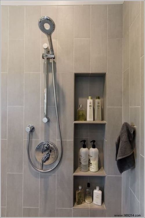 35 Awesome And Inexpensive Ideas For Organizing A Small Bathroom. 