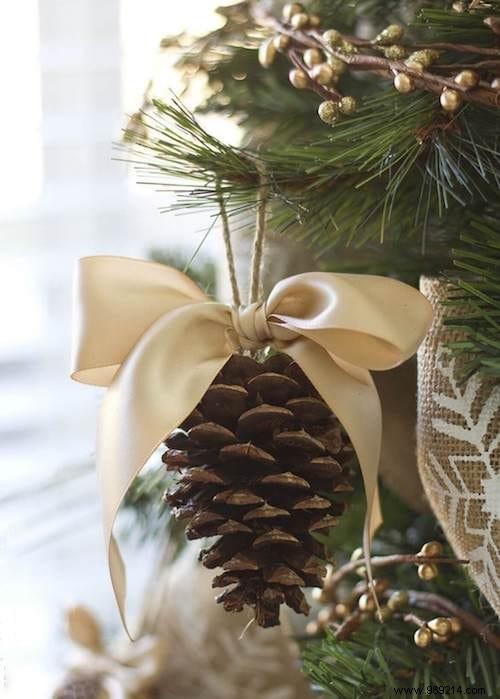 25 Super Christmas Decoration Ideas With Pine Cones (Easy And Cheap). 