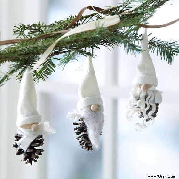 25 Super Christmas Decoration Ideas With Pine Cones (Easy And Cheap). 