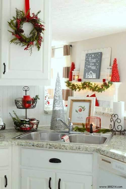 26 Christmas Decoration Ideas That Will Bring Joy to YOUR KITCHEN. 