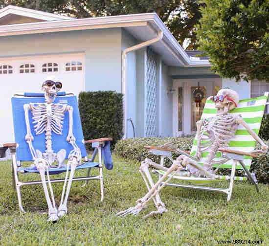 18 SUPER EASY Halloween Decorations to Make. 