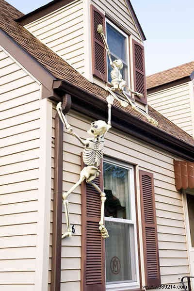 18 SUPER EASY Halloween Decorations to Make. 