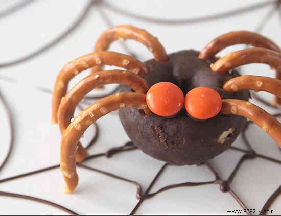 18 SUPER EASY Halloween Decorations to Make. 