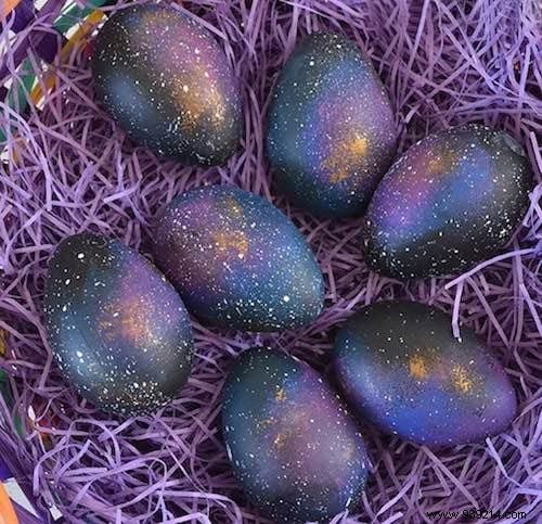 17 Brilliant Ideas For Decorating Easter Eggs. 