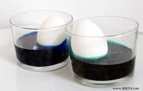 17 Brilliant Ideas For Decorating Easter Eggs. 