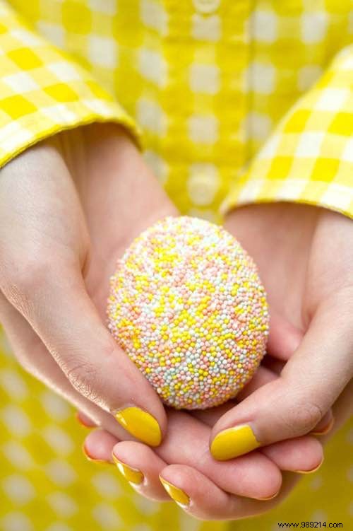 17 Brilliant Ideas For Decorating Easter Eggs. 