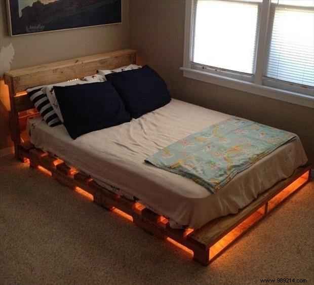 24 Incredible Uses for Old Wooden Pallets. 