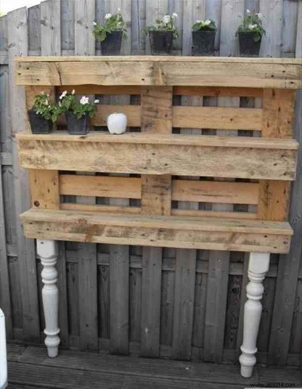 24 Incredible Uses for Old Wooden Pallets. 