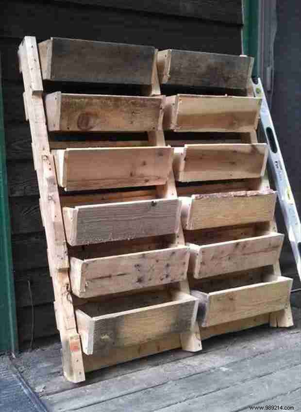 24 Incredible Uses for Old Wooden Pallets. 