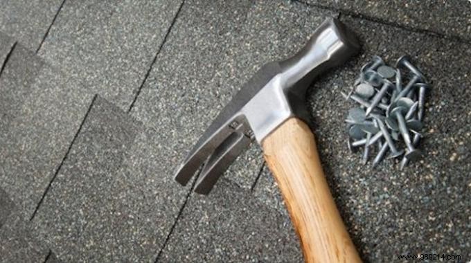 DIY:The Tip To Prevent Your Tools From Slipping Off The Roof. 