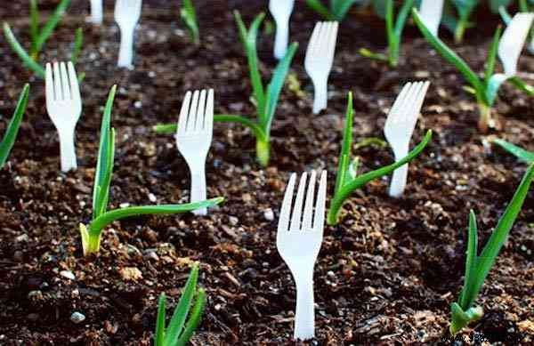 23 Ingenious Tricks To Simplify Your Gardening. 