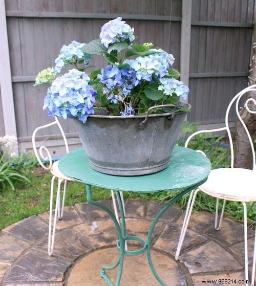 20 Great Recycling Ideas To Save Money In The Garden. 