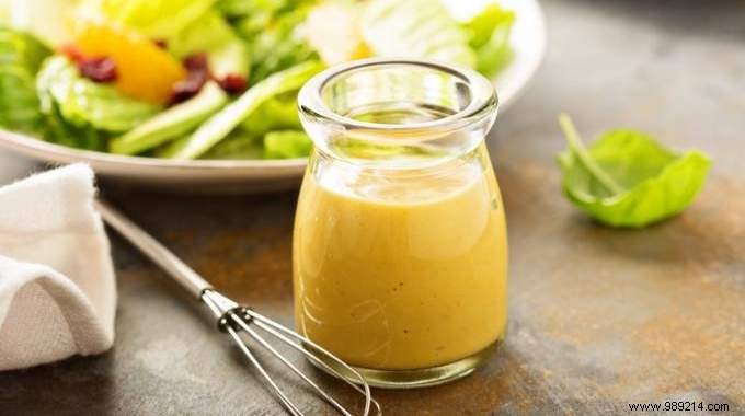 A light salad dressing:our recipe. 