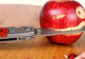 Prevent a Cut Apple from Browning with this Ingenious Trick. 