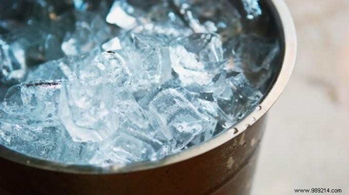 Your Drainer Is A Clever Ice Bucket For Aperitif. 