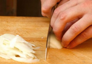 The tip for cutting an onion WITHOUT the risk of cutting yourself. 