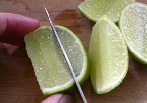 The Right Way to Cut a Lime to Recover 100% of the Juice. 