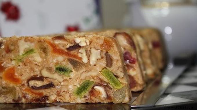 The Incredible NO-Bake Fruit Cake Recipe. 