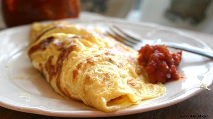 An Original and Economical Dessert:Omelet with Jam. 