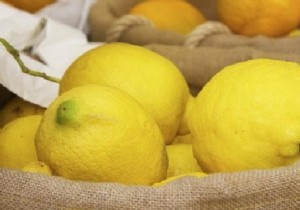 The Tip for Choosing a Ripe and Fragrant Lemon. 