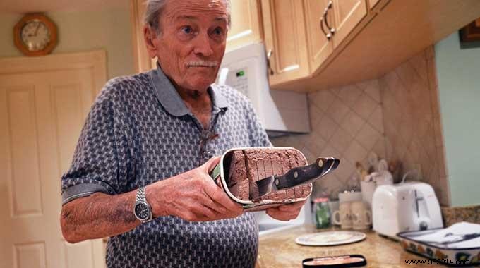 Cut the ice cream with a knife to serve it easily. 