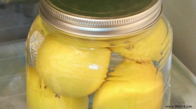 The Secret Trick To Keep Lemons Fresh MUCH Longer. 