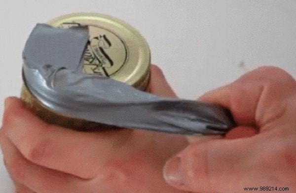 The New Trick To Open A Jar Easily. 