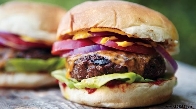 The American CheeseBurger Recipe Cheaper than Fast Food. 