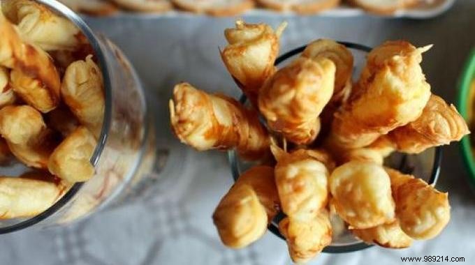 A Cheap and Original Aperitif that I love:My Homemade Puff Pastries. 