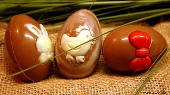 The Easy Chocolate Boiled Eggs Recipe! 