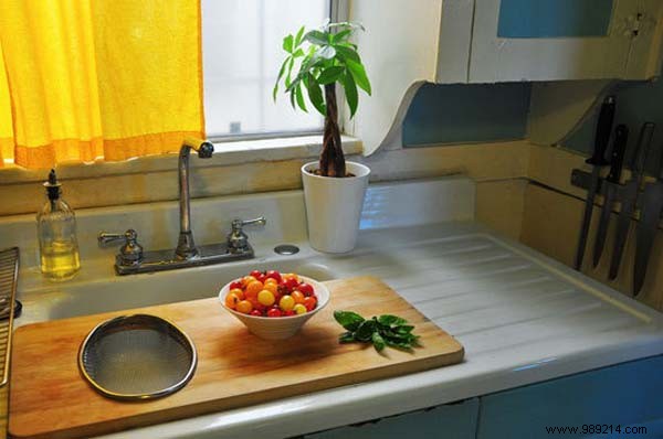 21 Awesome Hacks To SAVE Space In The Kitchen. 