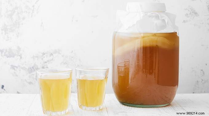 The EASY Homemade Kombucha Recipe (Only 4 Steps). 